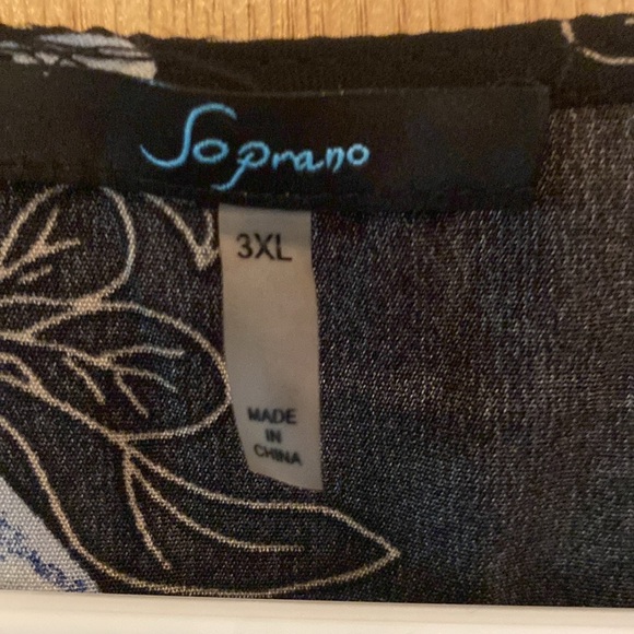 Soprano Black Floral Empire Waist Blouse Size 4X - Picture 3 of 3